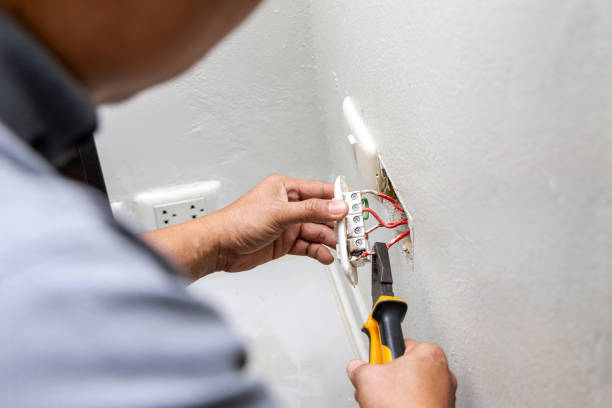 Best Circuit Breaker Repair  in Leavenworth, KS